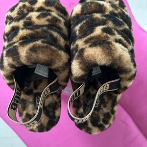 Ugg leopard print platform slippers. Indoor and outdoor. Gently used. Size 8.
